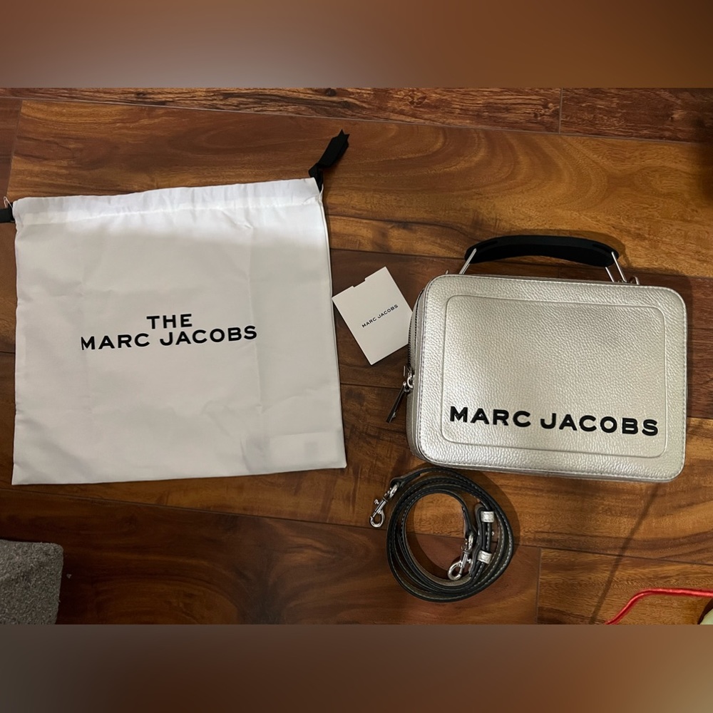 Marc Jacobs The Box 23
